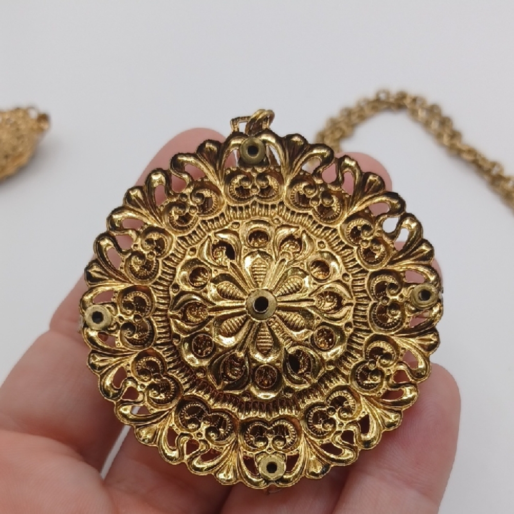 Western Germany Floral Gold Tone Filigree Jewelry Set - Picture 10 of 10